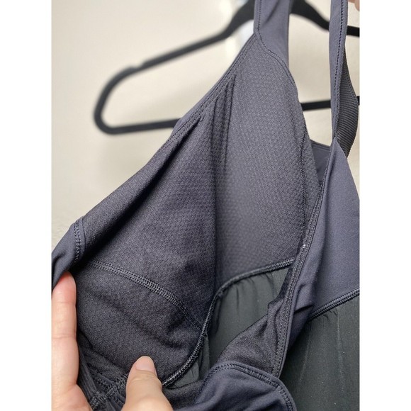 Lululemon Run Chase Me Tank Top SZ 8 Black Adjustable Hem Active Running Yoga - Picture 10 of 10